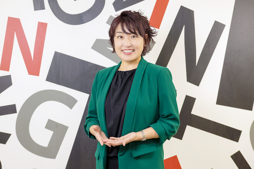 笑顔で微笑む村上様